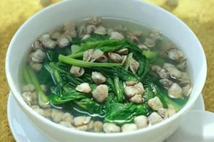 Ngọt ngào canh hến tuổi thơ