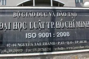 Lùm xùm tại Trường ĐH Luật TPHCM