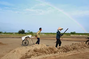 Ra mắt tập thơ Tổ quốc chát mặn mồ hôi