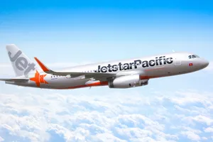 Bay Jetstar Pacific 4 khách được hoàn 1 trên tất cả đường bay nội địa