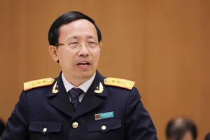 Tổng cục trưởng Tổng cục Hải quan Nguyễn Văn Cẩn