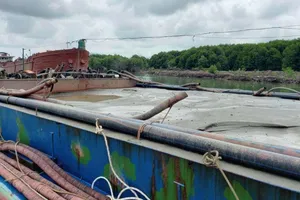 Bà Rịa - Vũng Tàu: Bắt 4 tàu chở cát lậu