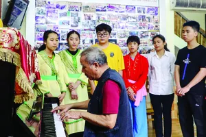 Hơn cả chuyện cổ tích