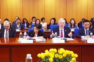 Đại diện các doanh nghiệp Hoa Kỳ trong buổi làm việc tại Bộ Tài chính 