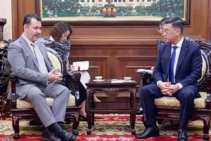 Phó Chủ tịch UBND TPHCM Nguyễn Văn Dũng tiếp ông Kohdayar Marri - tân Đại sứ Pakistan tại Việt Nam đến thăm và làm việc tại TPHCM. Ảnh : XUÂN HẠNH 