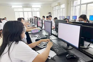 Chủ động nguồn lực cho thi tốt nghiệp THPT trên máy tính