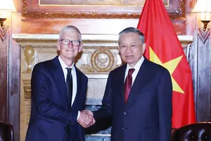 Tổng Bí thư, Chủ tịch nước Tô Lâm tiếp ông Tim Cook, Tổng Giám đốc Tập đoàn Apple. Ảnh: TTXVN
