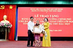 Cô giáo 78 tuổi dạy lớp tình thương được Thủ tướng tặng bằng khen