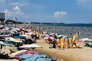 Vũng Tàu đông nghịt du khách ngày lễ 2-9