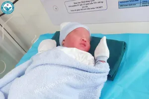 Bé trai bị bỏ rơi đang được chăm sóc tại Bệnh viện Vũng Tàu