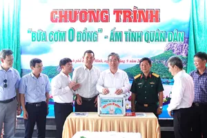 Ấm áp “Bữa cơm 0 đồng” tại đặc khu Côn Đảo