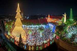 Nhà thờ Giáo xứ Hà Phát ở phường Hố Nai lung linh sắc màu 