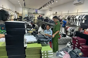 Đồng Nai: Khởi tố 2 bị can kinh doanh hàng giả nhãn hiệu nổi tiếng