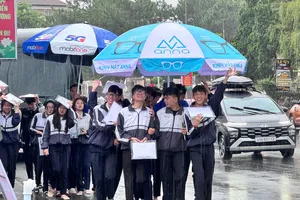 Tây Nguyên – Nam Trung bộ và Đồng Nai: Giúp thí sinh khắc phục thời tiết mưa lớn, nắng nóng