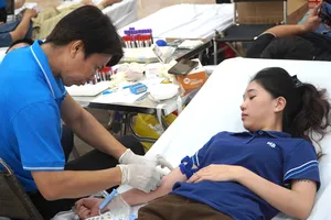 Nhân viên Ngân hàng TMCP Quân đội (MB) chi nhánh Vũng Tàu tham gia hiến máu