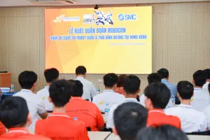Trường Đại học Lạc Hồng (TP Đồng Nai) tổ chức lễ xuất quân tham dự Robocon châu Á - Thái Bình Dương. Ảnh: LHU