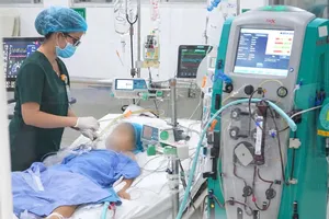 Bé gái ở Đồng Nai bị sốc sốt xuất huyết được điều trị tích cực