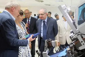 Thương vụ Ý và đoàn doanh nghiệp tham quan Trung tâm Công nghệ Giày Việt - Ý 