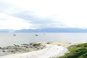 Việc nhận chìm chất thải sẽ có tác động tiêu cực đến môi trường biển, nhất là  Khu bảo tồn biển Hòn Cau