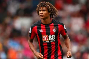 Nathan Ake trong màu áo Bournemouth.