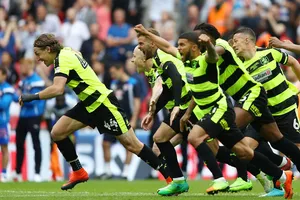 Bản lĩnh thi đấu kiên cường chính là sức mạnh của Huddersfield.