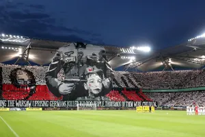 Legia Warsaw đối diện án phạt của UEFA