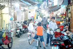 Nhà cửa người dân khu Mã Lạng xuống cấp nhưng không xây sửa được do quy hoạch treo.