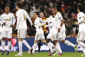 Thiên nga gãy cánh