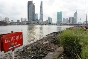 Xử lý sự cố sạt lở bờ bao, kênh rạch