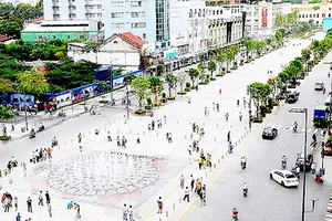 Phố đi bộ Nguyễn Huệ