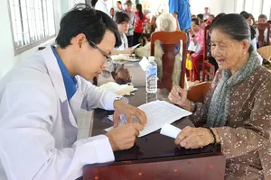 Hết lòng vì người nghèo, học sinh khó khăn miền cù lao đất mặn Tân Thạnh, Tiền Giang