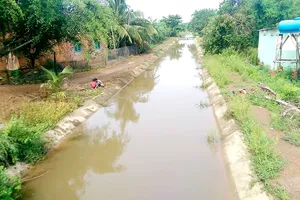 Toàn tuyến kênh không có một lối thoát hiểm nào