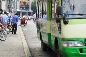 Yêu cầu di dời bến xe buýt tạm