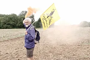 Nông dân Pháp phản đối các chủ đất Trung Quốc tại làng Murs