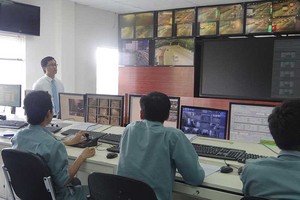 西貢河隧道管理中心的交通攝錄系統也用 於治水工作。