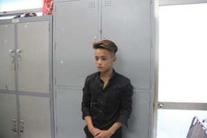 嫌犯阮飛萊到公安機關投案自首。（圖源：互聯網）