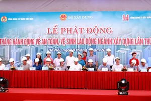 昨(18)日上午在河內市舉行了2017年第一次勞動衛生安全行動月發起儀式。