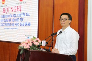 武德膽副總理在會上發表講話。（圖源：VGP）