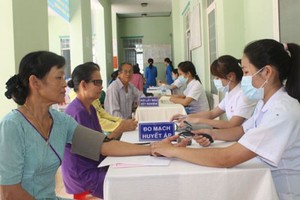 從6月1日起調整沒醫保卡對象的診治病費用。(資料圖來源：互聯網)