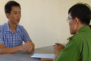 圖為嫌犯阮文財在公安機關供述了其犯罪事實。（圖源：A.L）