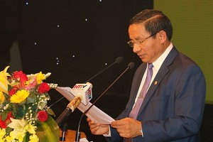 河靖省委書記黎廷山在會議上發表演講。（圖源：互聯網）