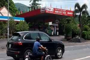 南吉仙加油站汽油倉儲由於漏油和燃油溢出環境事故而被停止經營活動。（資料圖來源：福俊）