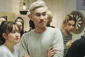 飾演電影《小妹未到１８歲》的演員喬明俊與凱蒂‧阮。(圖源：互聯網)