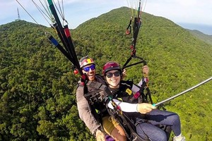 飛行員們在山茶半島天空上飛翔。（圖源：互聯網）