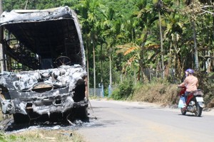 現場的臥鋪客車殘骸。（圖源：孟長）