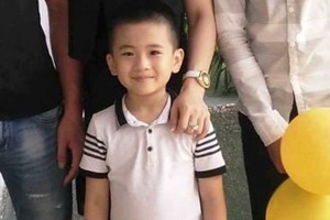 圖中男童陳忠義突然失蹤，懷疑被綁架。（圖源：小義家屬提供）