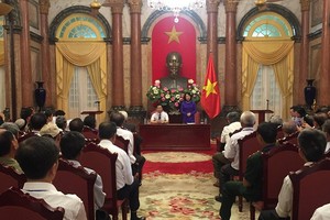 國家副主席鄧氏玉盛接見了太平省有功者代表團。（圖源：秋姮/VOV）