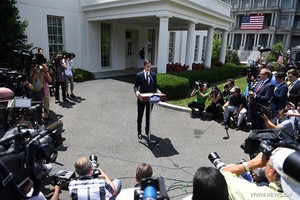 美國總統特朗普的女婿、白宮高級顧問庫什納發表聲明。（圖源：新華網）