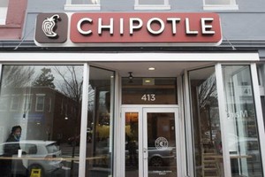 圖為墨西哥餐廳Chipotle，是一名帶病上班的員工引起的。（圖源： AFP）