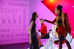 在《越南超模新秀大賽》中參賽者互罵。